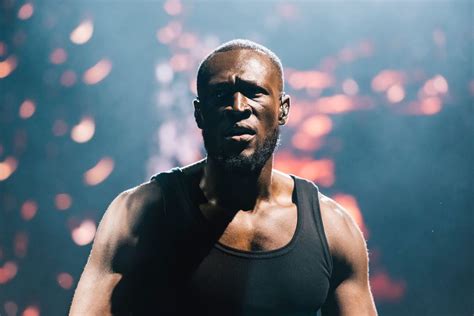 Il Tour Esplosivo di Stormzy: Un Maelstrom di Ritmo e Energia!