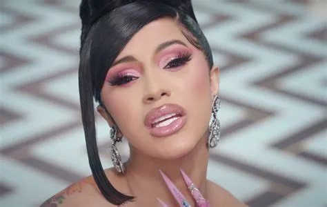  Il Caos di Coachella: Quando Cardi B Ha Trasformato un Festival in una Festa Impazzita!