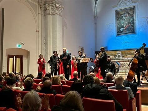  Il Concerto di Oliva Nova: Una Celebrazione musicale tra successi e segreti nascosti