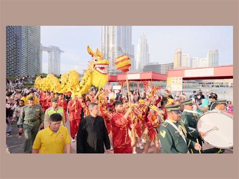  Il Festival di Primavera: Una Festa Coreana con i Ritmi Caldi di Crush! 